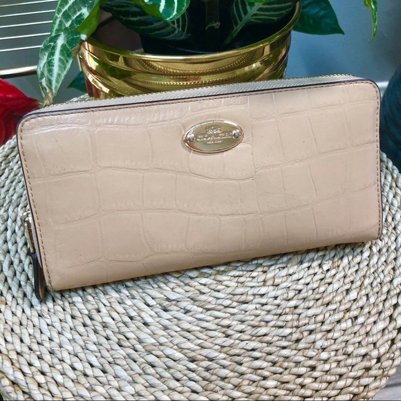 Vintage Leather Coach Wrap Around Zipper Wallet - Picture 1 of 9